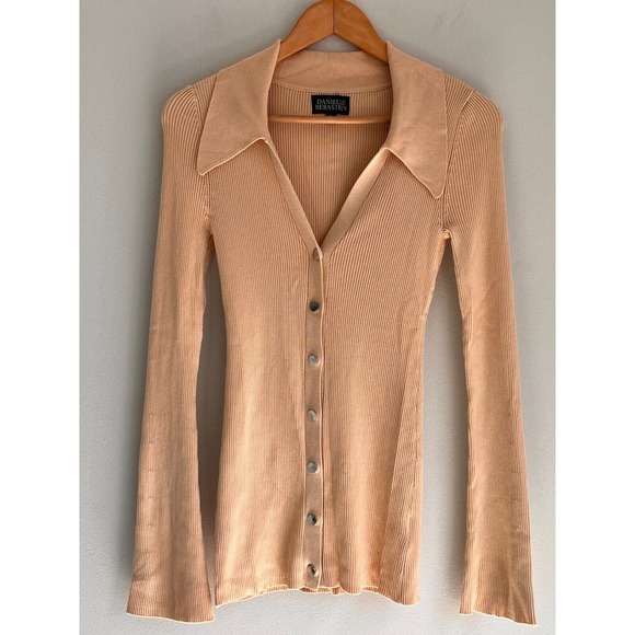 Danielle Bernstein Beige Tan Ribbed Cozy Layering Sweater Top Blouse Small - Picture 2 of 12